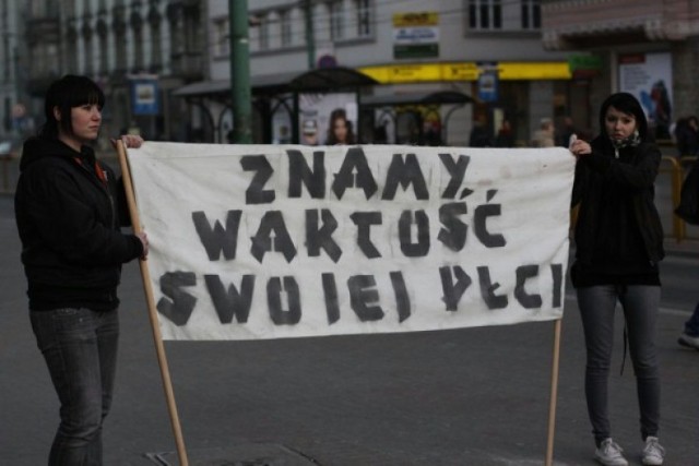 Marsz Antyfeministyczny pod nazwą "W imieniu dam" organizuje 8 ...