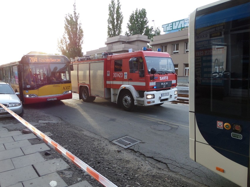 Kraków. Zderzenie autobusu z samochodem [ZDJĘCIA]