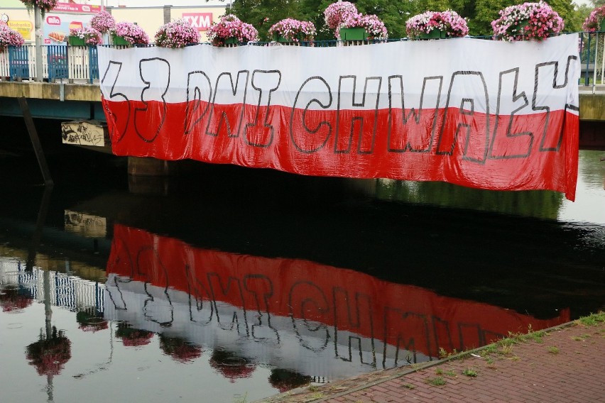 W 73. rocznicę wybuchu Powstania Warszawskiego na moście...