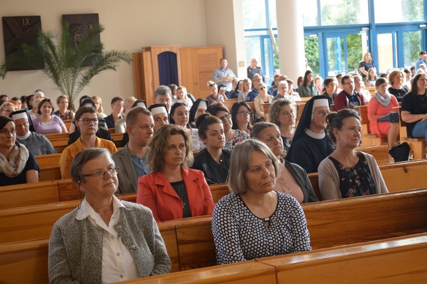 Dzień Katechety i Nauczyciela odbył się w Opolu. Kilkuset katechetów z diecezji opolskiej spotkało się na Wydziale Teologicznym  [ZDJĘCIA]