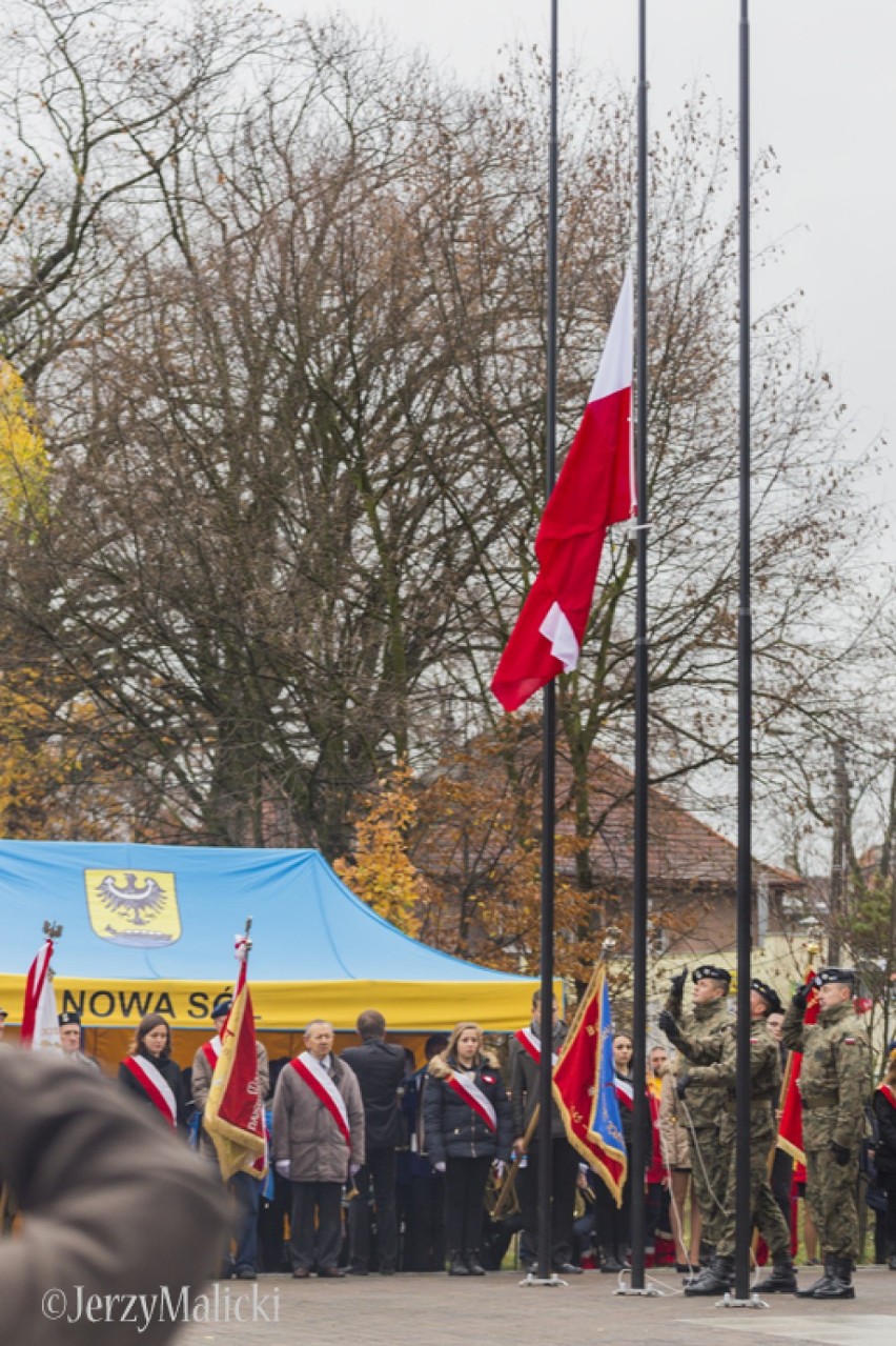 Święto 11 listopada pod Pomnikiem Bohaterom Walk o Polskę [zdjęcia]