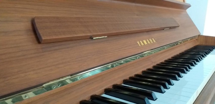 Chodzieski Dom Kultury wzbogacił się w styczniu o 7 pianin