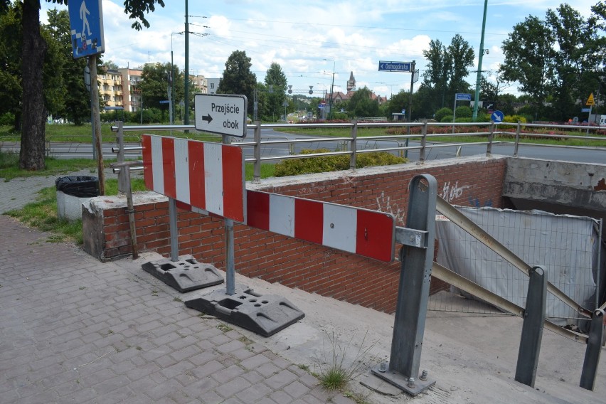 W Sosnowcu trwa remont przejścia podziemnego pod rondem...
