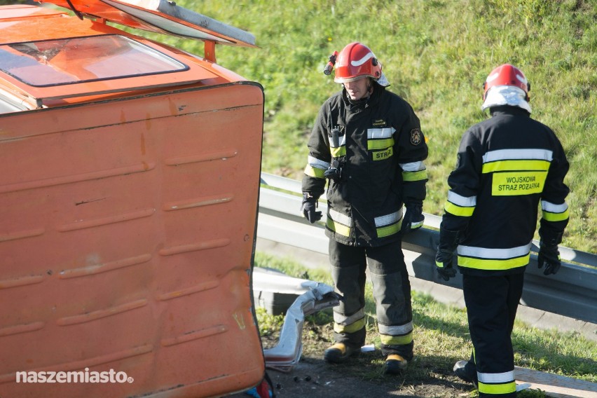 Wypadek na autostradzie A1 w Rulewie. Są ranni [zdjęcia]