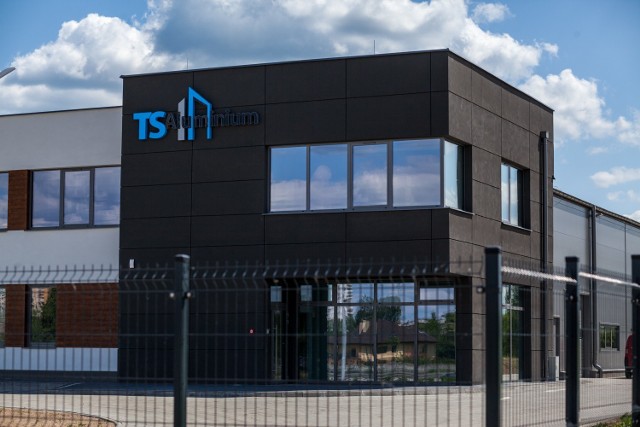 Firma TS Polska przy ulicy Stanikowskiego będzie budowała nowa halę produkcyjną. Zwiększy dzięki temu zatrudnienie i rozwinie działalność.