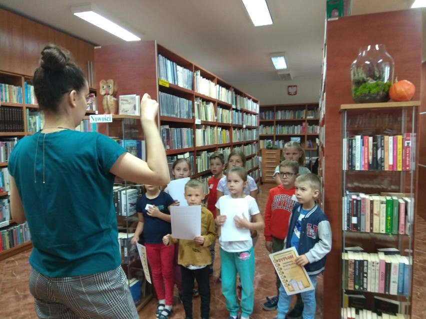 Nowy rok szkolny, to i nowi czytelnicy kuślińskiej książnicy [FOTO]