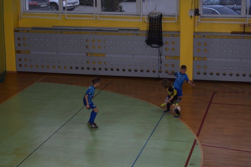 W SP nr 6 w Kościerzynie odbyły się miniturnieje piłki halowej pn. Akademia Piłkarska Kościerzyna CUP 2020 [ZDJĘCIA]