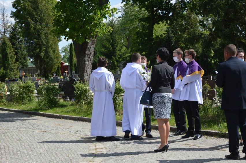 Tłumy pożegnały Kacpra Zielińskiego na cmentarzu komunalnym...