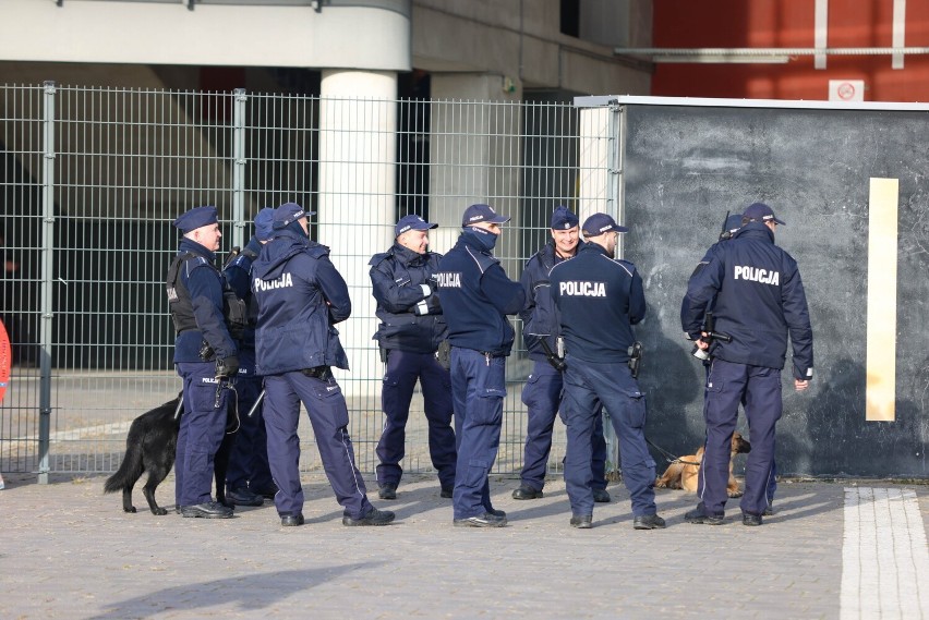 Wisła Kraków. Race na boisku w Lublinie. Mecz przerywany trzy razy