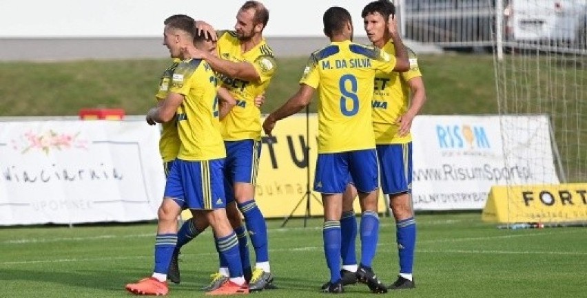 GKS Jastrzębie - Arka Gdynia (28.08.2020). Żółto-niebiescy zwyciężyli różnicą czterech bramek potwierdzając tylko swoje aspiracje 