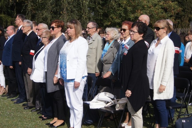 Radomsko: Uroczystości w 8. rocznicę posadzenia Dębu Pamięci Tadeusza Rozpędka