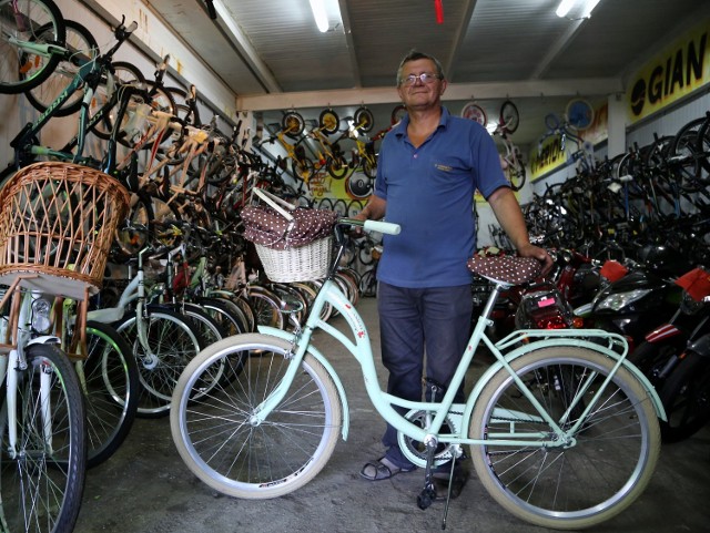 Klienci płacili za rowery, ale część pieniędzy z pobrań nie trafiła do sprzedawcy