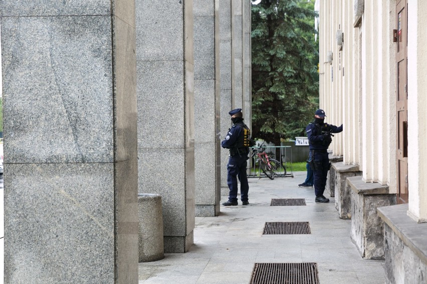 Kraków. Antyterroryści wkroczyli do hali TS Wisła [ZDJĘCIA, WIDEO]