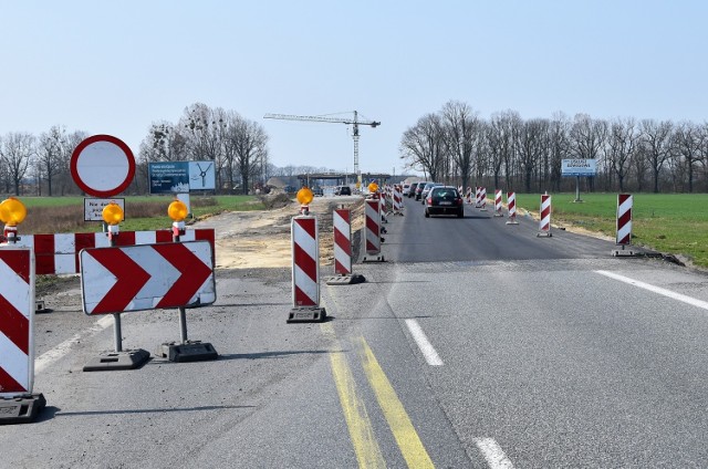 Ruch wahadłowy na obwodnicy północnej Opola do tej pory obowiązywał pomiędzy węzłem a rondem przy Makro. Po Świętach Wielkanocnych będzie wprowadzony na zachód od budowanego węzła.