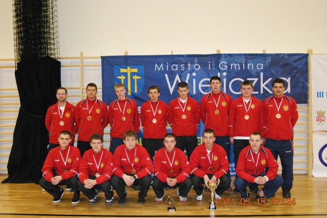 Red Devils U-18 z medalami