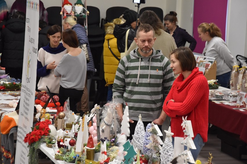 Gniezno: w Centrum Kultury eSteDe odbył się świąteczny kramik [10.12.2022]