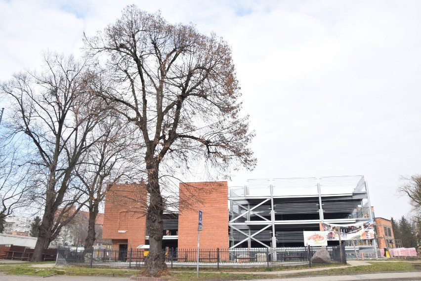 Malbork. Parking wielopoziomowy przy zamku tak wygląda dzisiaj [ZDJĘCIA]. Ma być gotowy do końca czerwca