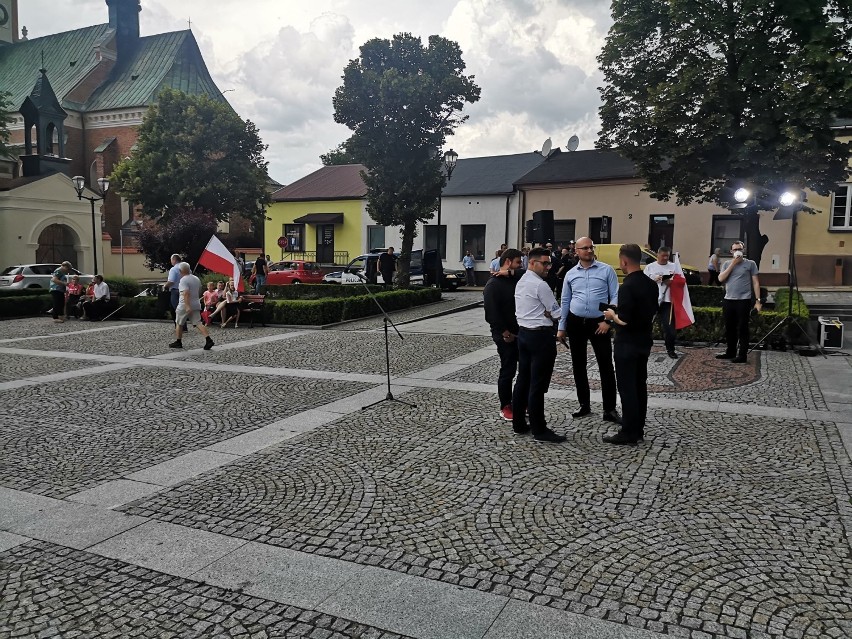 Prezydent Andrzej Duda w Krzepicach [ZDJĘCIA]. Urzędujący prezydent ostatniego dnia kampanii odwiedził powiat kłobucki