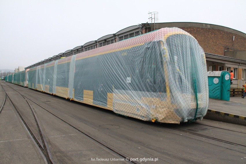 Gdynia. Tramwaje w porcie