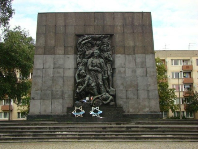 Pomnik Bohater&oacute;w Getta - strona zachodnia