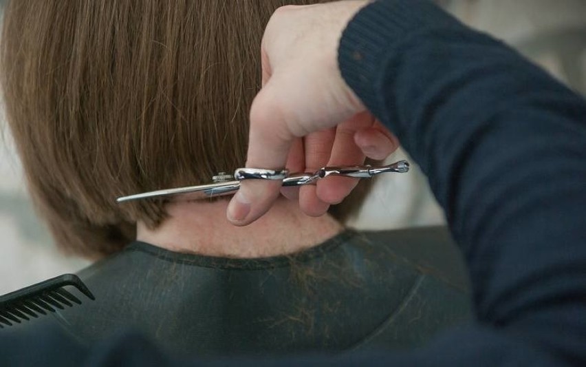Przywracane zostaje funkcjonowanie salonów fryzjerskich,...