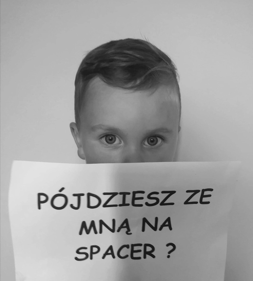 W Tarnowie brakuje rodzin zastępczych. MOPS w Tarnowie na plakacie umieszcza zdjęcia dzieci oraz ich ukryte marzenia i pragnienia