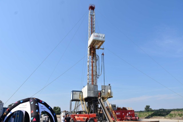 Zdjęcie wykonane w Wągrowcu podczas uruchomienia odwiertu geotermalnego