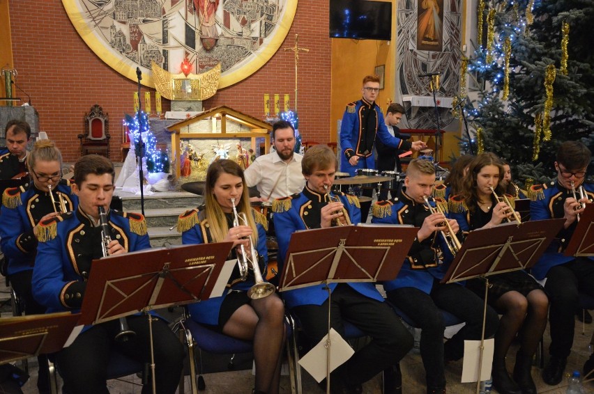 Koncert kolędowo-noworoczny Młodzieżowej Orkiestry Dętej z Łapalic