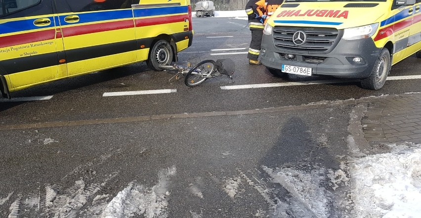 Potrącenie rowerzysty na S6 w Reblinku. Mężczyzna w szpitalu [ZDJĘCIA]