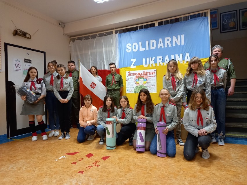 Hufiec ZHP Sławno solidarny z Ukrainą. Zbierają dary, pełnią służbę w powiatowym magazynie 