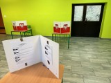 Wybory parlamentarne 2023 - mieszkańcy Śląska wybierają swoich reprezentantów. Na razie brak sygnałów o opóźnieniach i incydentach