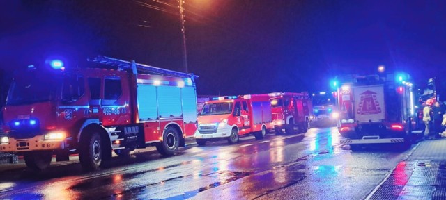 Pożar w Truskolasach. Interweniowało 5 zastępów straży pożarnych
