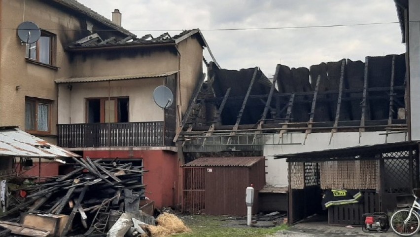 Co nie strawił ogień, zalała woda. Przyjaciele zorganizowali zbiórkę dla pogorzelców z Bielan