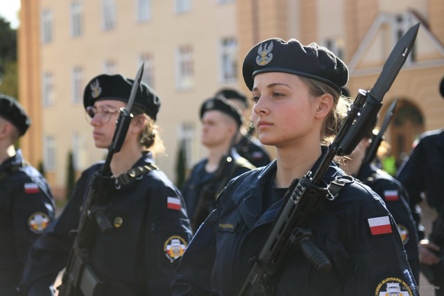 Przysięga nowych podchorążych w Akademii Marynarki Wojennej. Zobacz zdjęcia >>>