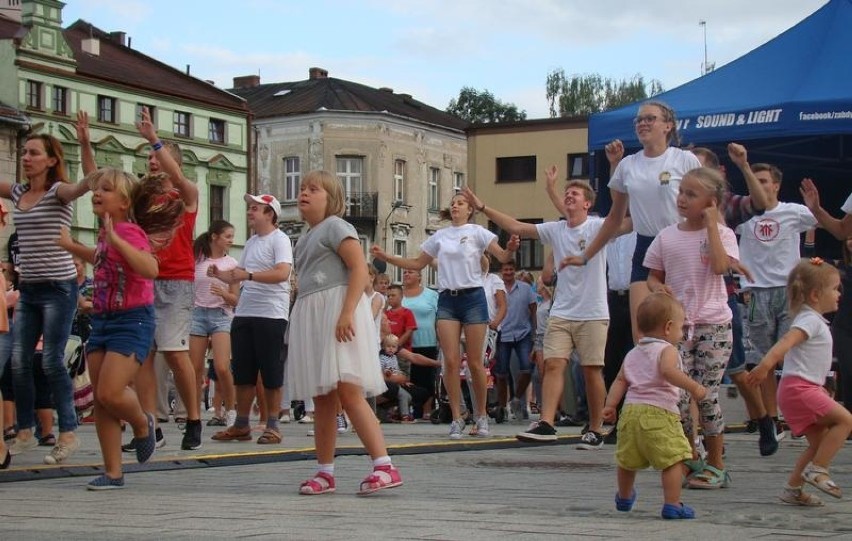 Roztańczony Rynek w Oświęcimiu podczas święta patrona miasta [ZDJĘCIA]