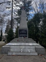 Rybnik: Trzeba zdjąć czerwoną, "ruską gwiazdę" z pomnika przy grobie żołnierzy Armii Czerwonej? Radny Szymura apeluje 