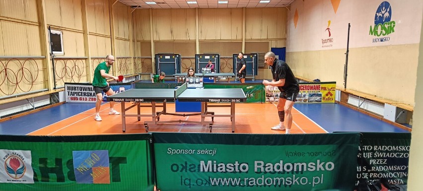 W kratkę zagrali w weekend tenisiści UMLKS Radomsko. W III...