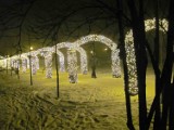 Tunel świetlny na placu Grunwaldzkim zaprasza na spacerek w kierunku świąt