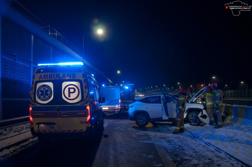 Akcja rodem z filmu w Sosnowcu! Samochód spadł ze skarpy obok lokalu McDonald's - zobacz szokujące WIDEO. Jak do tego doszło? 
