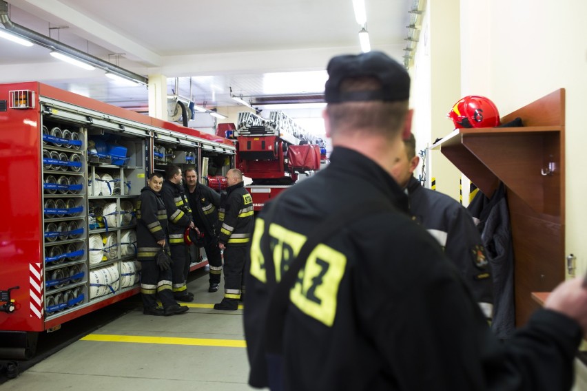 Jednostka jest jak rodzina. Razem jedzą, śpią i ratują ludziom życie [ZDJĘCIA, WIDEO]