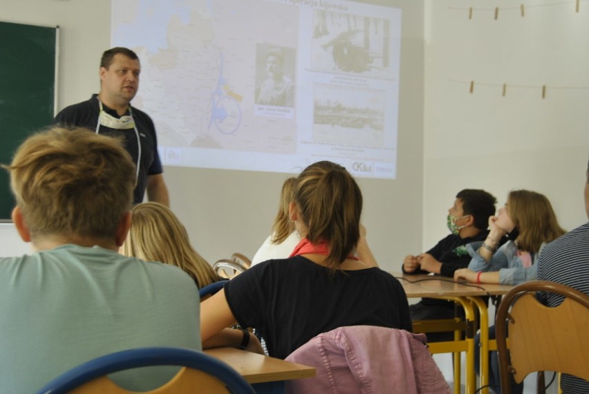 Inauguracja edukacyjnego projektu „Wielkopolanie na wojnie z bolszewikami”  w NSP w Krotoszynie [ZDJĘCIA]