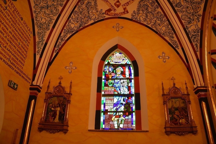 Trwa konserwacja polichromii w kościele farnym w Stalowej Woli. Zobacz zdjęcia