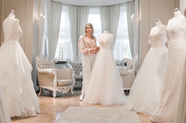 Sylwia Marciniak spełnia swoje marzenia projektując ślubne suknie