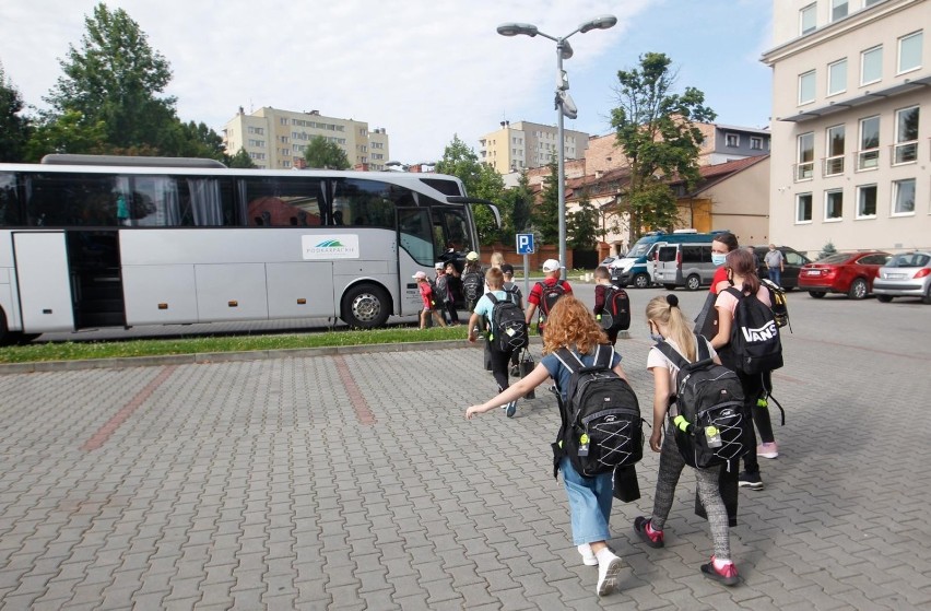 Dzieci wyjeżdżające na wypoczynek powinny być zdrowe w dniu...