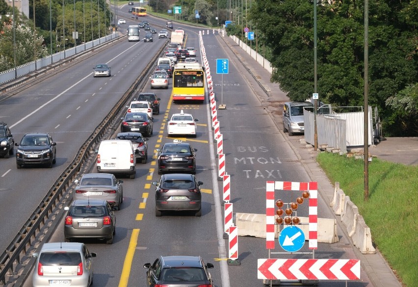 Remont Trasy Łazienkowskiej nałoży się na inną ważną inwestycję. Kierowcy utkną w ogromnych korkach?