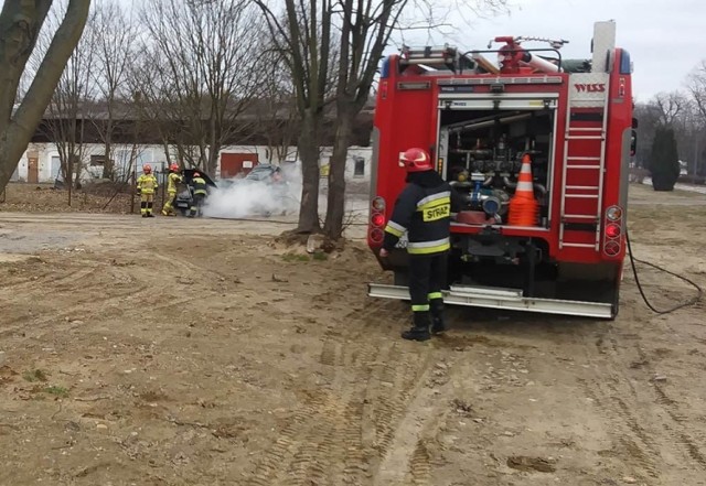 Do pożaru samochodu doszło w środę, 20 lutego, na ul. Walczaka w Gorzowie. Na miejsce wezwano straż pożarną.

>>>>>

Zobacz również: Morderca jeży skazany na więzienie

