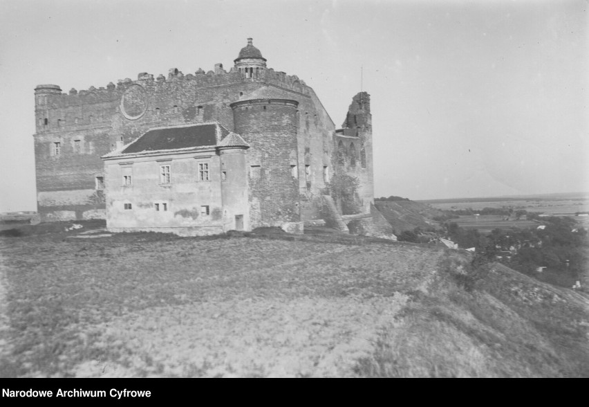 1919 - 1939 - zniszczony zamek w Golubiu
