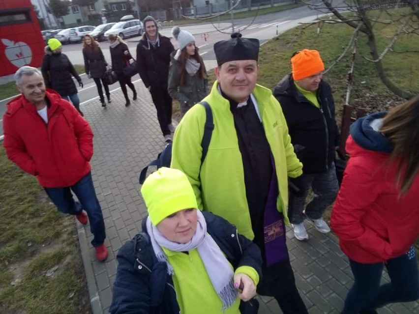 Karnawał u morsów w przebraniach i w zimnej wodzie [ZDJĘCIA]