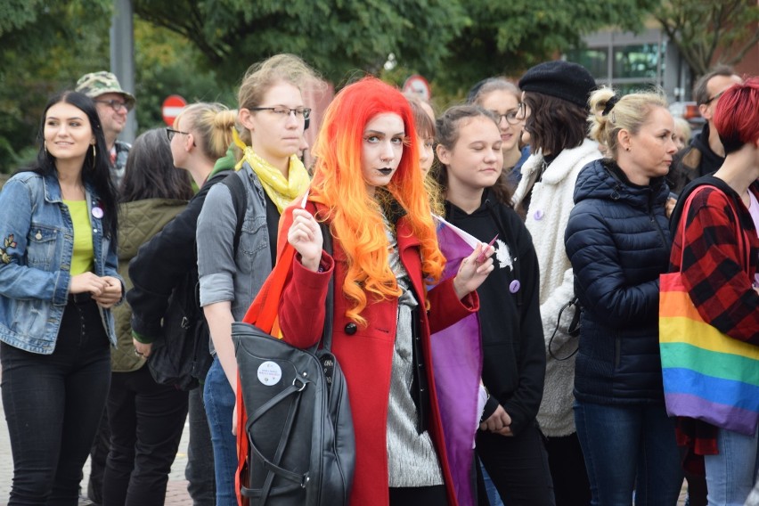 I Marsz Równości przeszedł ulicami Elbląga. Bezpieczeństwa pilnowały ogromne siły policji