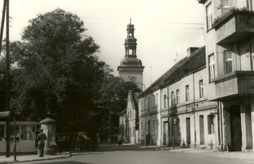 Plac Świętej Anny, gdzieś pod koniec lat 80-tych XX wieku.